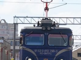 Trei adolescenţi s-au electrocutat după ce s-au urcat pe vagoane de marfă pentru a face selfie și video