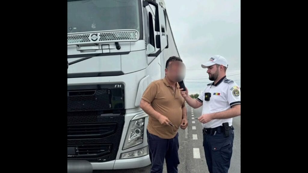 Acțiune de amploare pe șoselele din Dolj. Camioane, autobuze, microbuze, verificate de polițiști