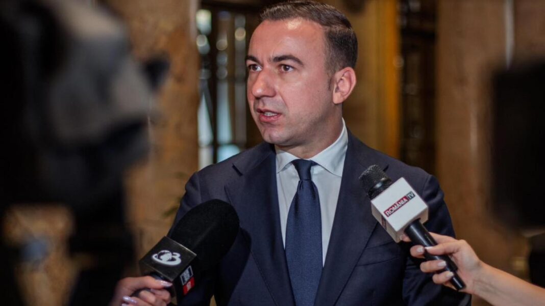 Ministrul Energiei și-a tăiat singur 20% din salariu