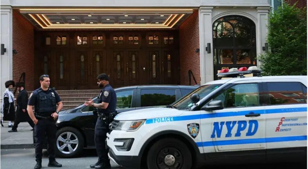Atac armat cu 5 morți într-un zgârie-nori din centrul New York-ului