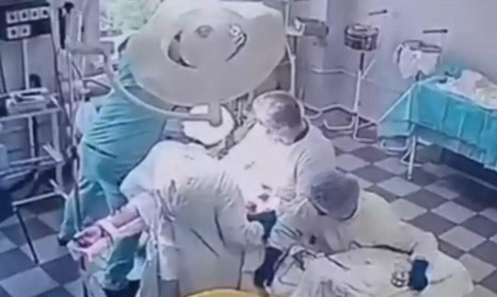 VIDEO impresionant! Cum s-a simțit cutremurul de 8.8 într-o sală de operație din Rusia