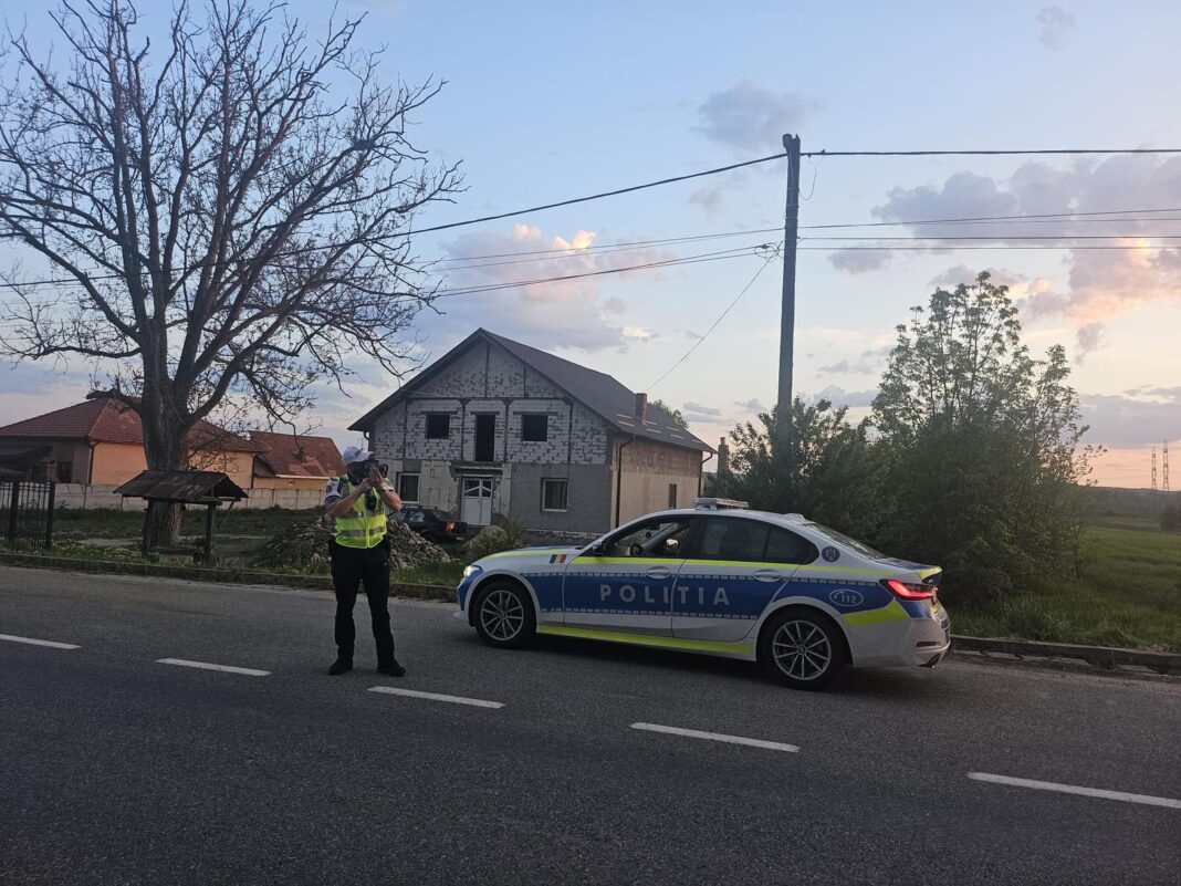 Dosar penal pentru trei infracțiuni rutiere, după ce un bărbat a condus un tractor în stare de ebrietate