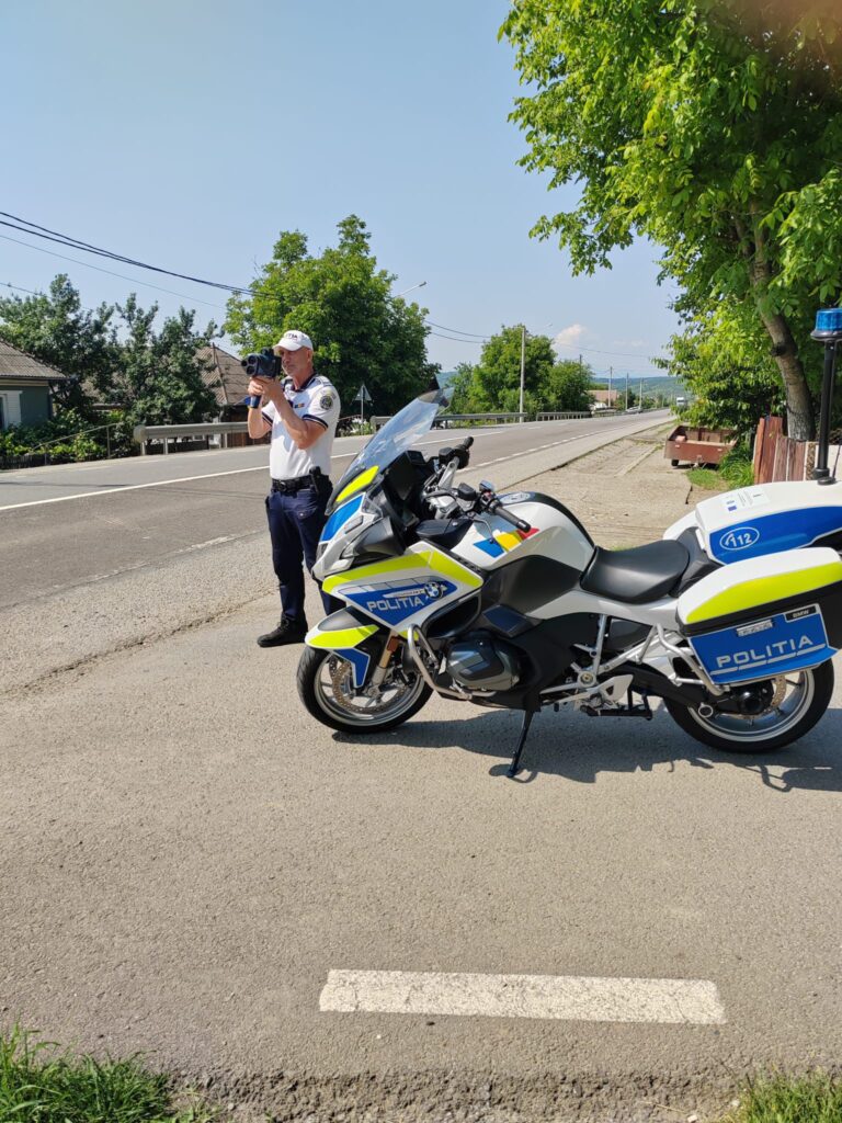 Mehedinți: 14 certificate de înmatriculare retrase de polițiști în doar 24 de ore
