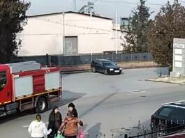 Locuitorii unei străzi din Severin trăiesc sub teroarea bubuiturilor și a fumului gros