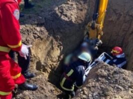 Muncitor care lucra la rețeaua de canalizare, surprins de un mal de pământ