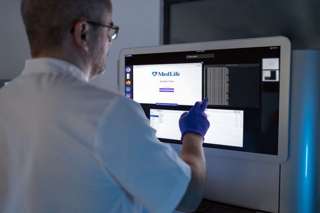 MedLife Introduce în România Tehnologia de Top în Secvențierea Genomică și Anunță Testări Genetice la Scară Largă