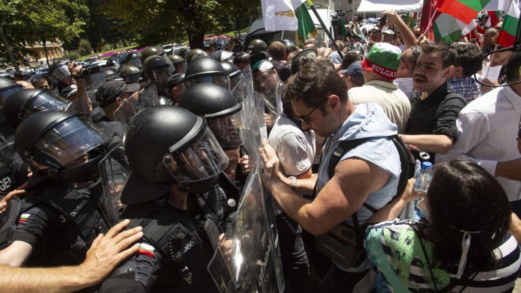 Bulgarii protestează masiv împotriva adoptării Euro