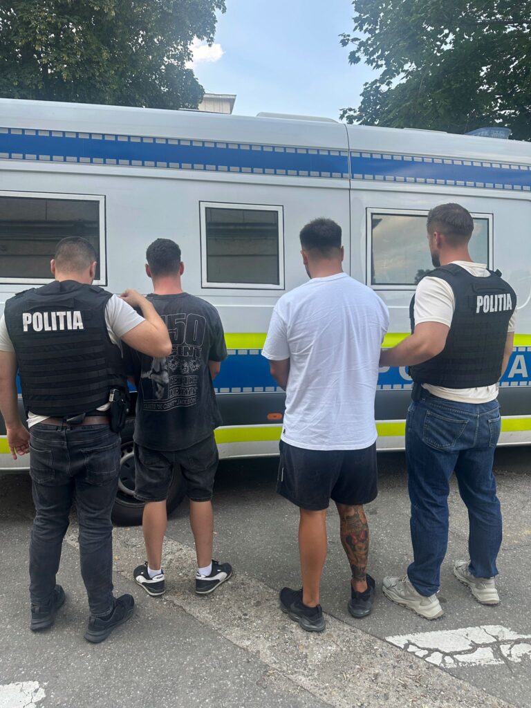 Doi urmăriţi internaţional pentru tentativă de omor, prinşi la Craiova