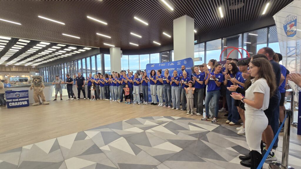 SCM U“ Craiova a Organizat un Eveniment Fastuos pentru Prezentarea Sportivilor în Mall-ul din Bănie