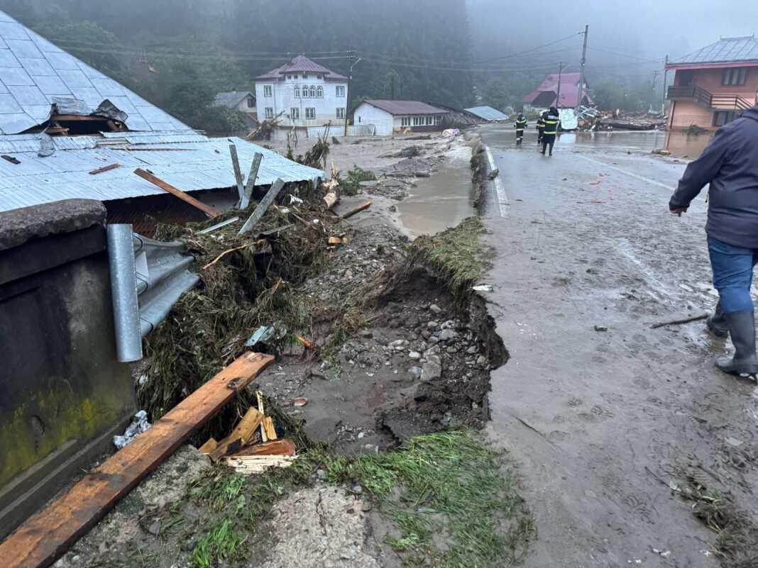 Proprietarii de case distruse de inundații pot primi bani de la asigurători