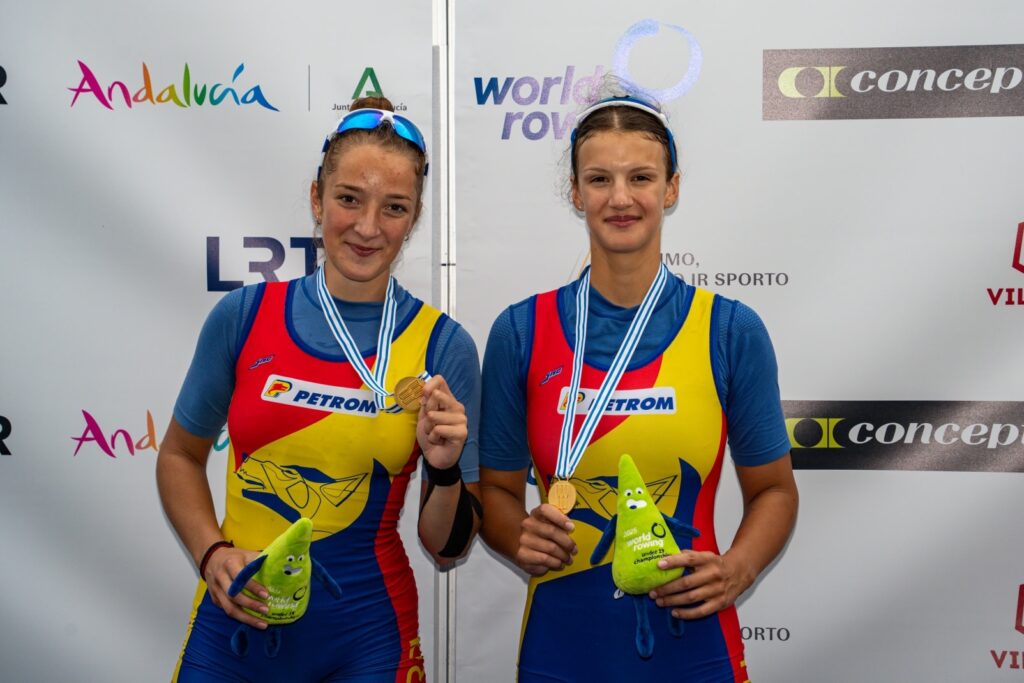 O medalie de aur și una de bronz pentru România, la Mondialele U19 de Canotaj