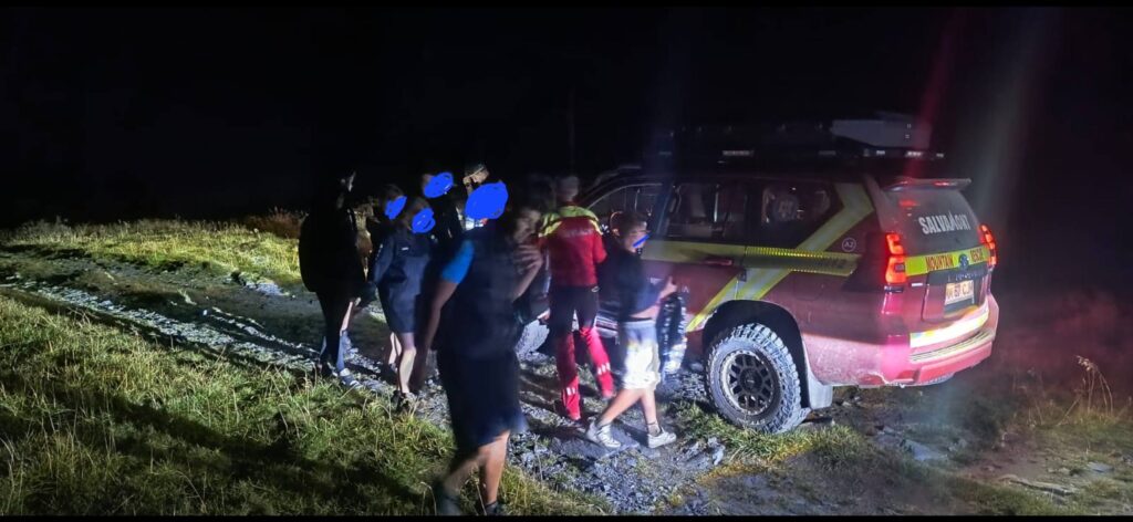 Salvamont Maramureș a intervenit pentru salvarea a 11 persoane rătăcite pe munte