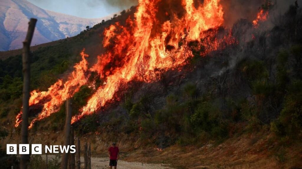 Incendii masive și valuri de căldură extremă devastatoare în sudul Europei