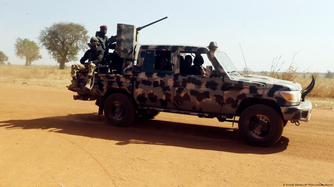 Armata nigeriană salvează 76 de persoane răpite de „bandiți” în statul Katsina