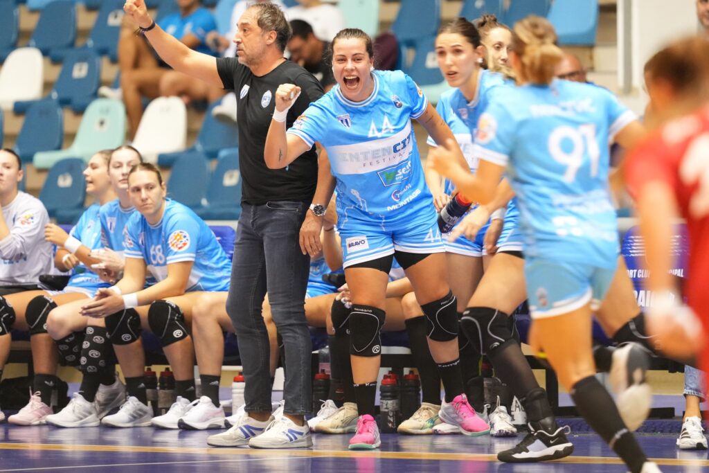 Handbalistele de la SCM „U“ Craiova încep meciurile pe puncte