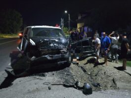 Opt persoane au fost rănite după coliziunea dintre două autoturisme