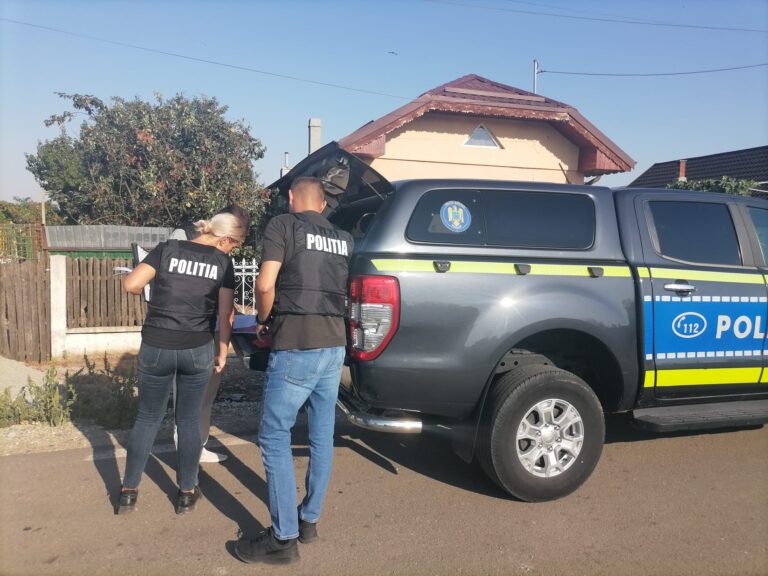 13 câini salvați din condiții mizere la Cezieni. Stăpânul, amendat cu 12.000 de lei