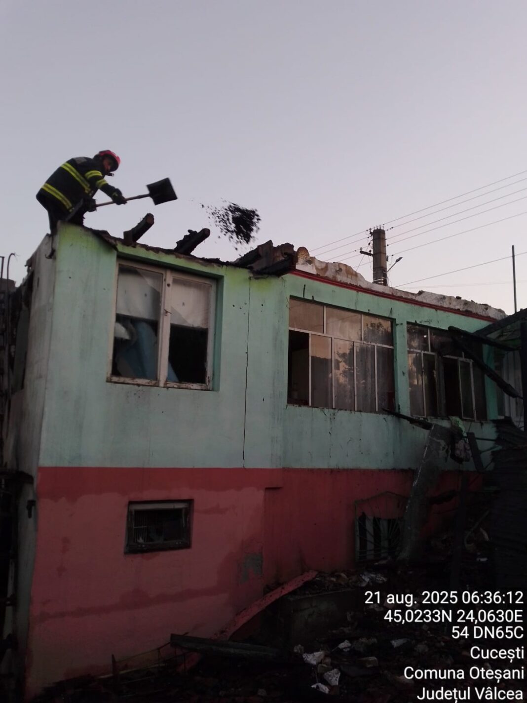 Incendiu la o casă, în localitatea Oteșani