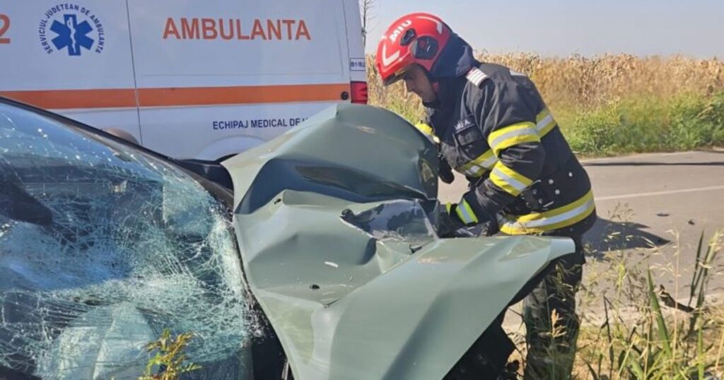 Un motociclist și-a pierdut viața după ce s-a ciocnit cu un autoturism într-o curbă
