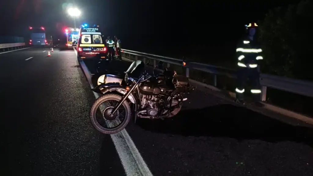 Un motociclist a murit într-un accident cu o camionetă
