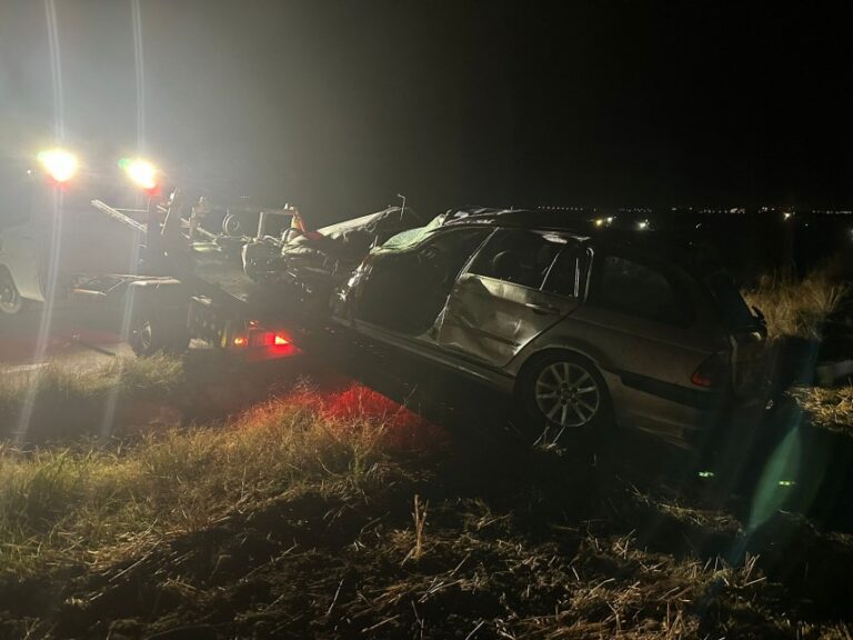 Un tânăr a murit după ce maşina în care era pasager s-a răsturnat