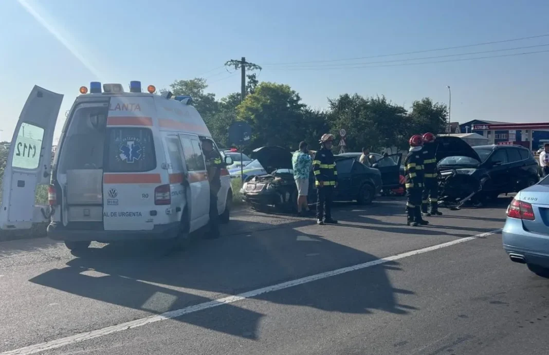 Doi șoferi băuți implicați într-un accident au fost arestați preventiv