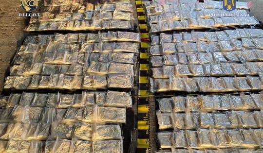 (VIDEO) Cea mai mare captură de cocaină din acest an: peste 66 de kilograme descoperite de polițiștii români și DIICOT