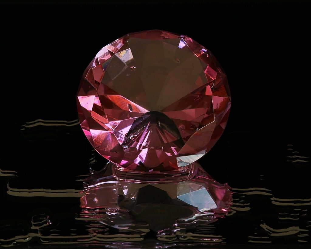 Un diamant roz de 25 de milioane de dolari, care fusese furat, recuperat în timp record de poliţia din Dubai