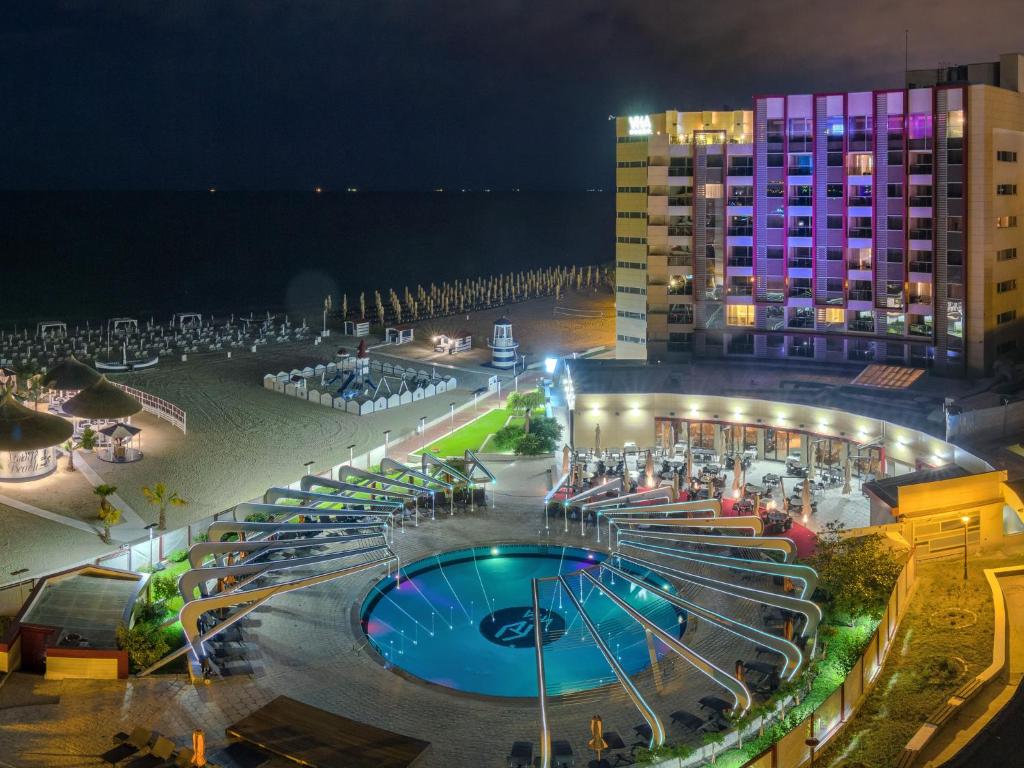 Insolvență la Hotelul Vega din Mamaia, Decor al Filmului Nea Mărin Miliardar