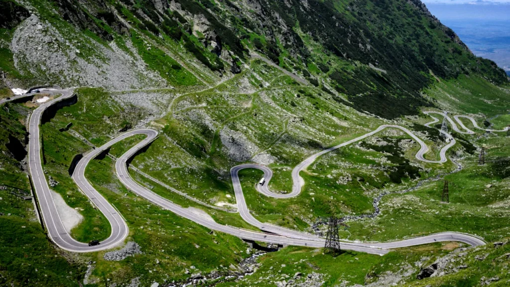 Circulație rutieră, închisă temporar pe Transfăgărășan