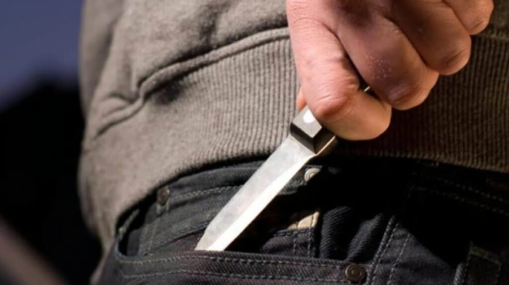 O femeie a fost înjunghiată de fostul partener, deși avea emis un ordin de protecție