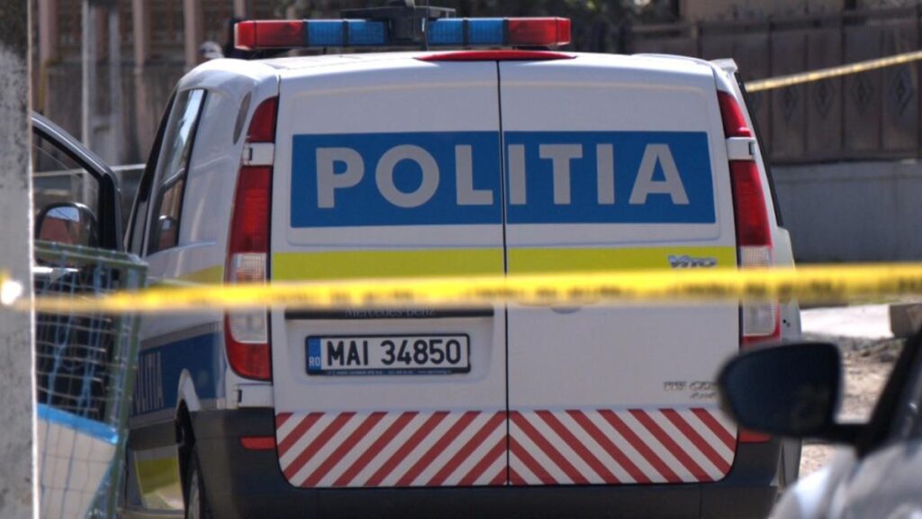 Bărbatul din Otopeni care şi-a ucis fiul vitreg de 3 ani, arestat de polițiști. Bărbatul a stat baricadat în casă o zi întreagă