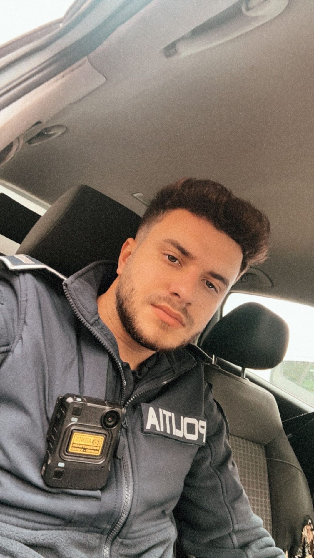 Cine este polițistul care a sărit în apărarea livratorului lovit în București. Agresorul, reținut pentru 30 de zile