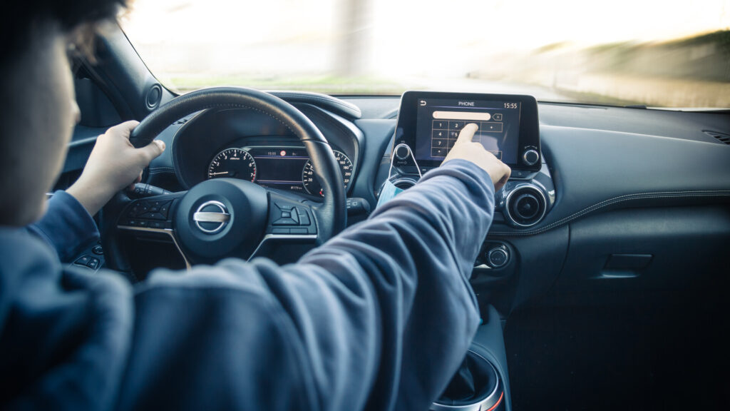 Asta-i nouă! Un minor de 10 ani, depistat la volanul unui autoturism