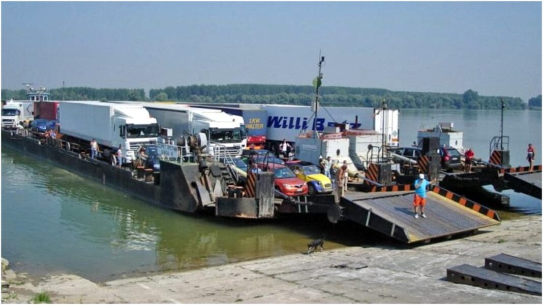 Feribotul de la Bechet își suspendă temporar activitatea