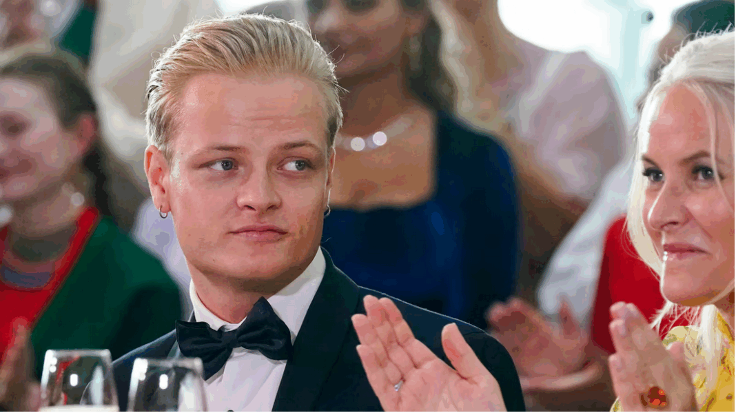 Marius Borg Hoiby din Norvegia și Prințesa Moștenitoare Mette-Marit la Oslo