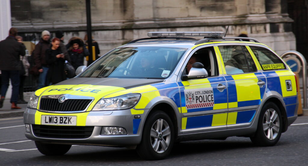 Un camion care transporta 12.000 de telefoane pliabile a fost furat în Londra