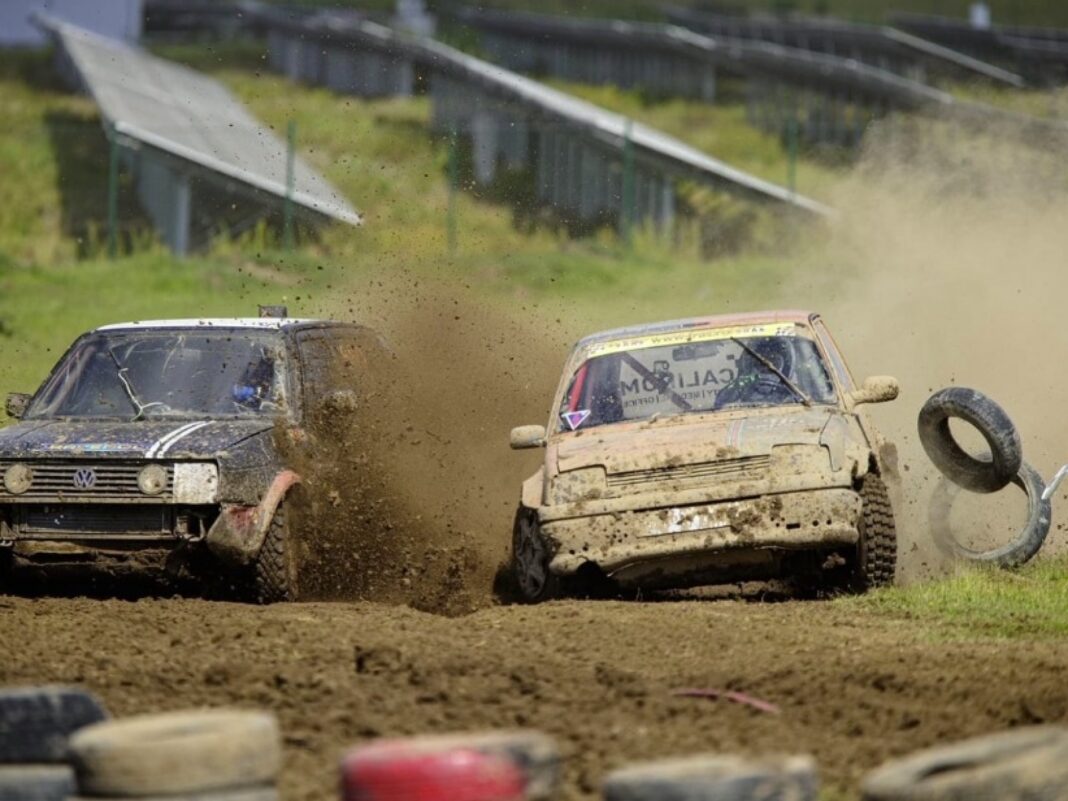 Pilot de raliuri, rănit mortal de roata desprinsă de la o maşină