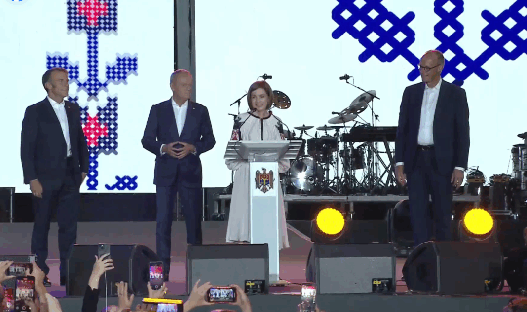 De Ziua Independenței Republicii Moldova, Emmanuel Macron și Donald Tusk s-au adresat în limba română moldovenilor