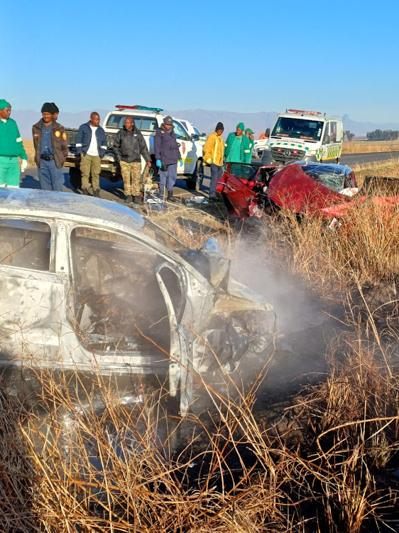 (VIDEO) Cinci morți într-un accident rutier devastator – un copil printre victime