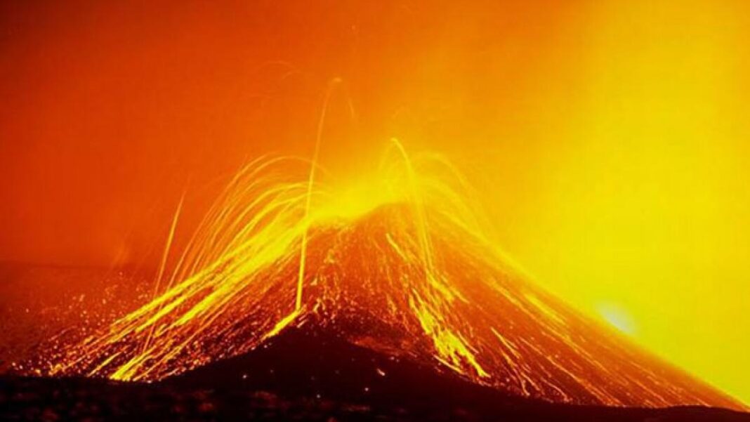 Vulcanul Etna a erupt din nou