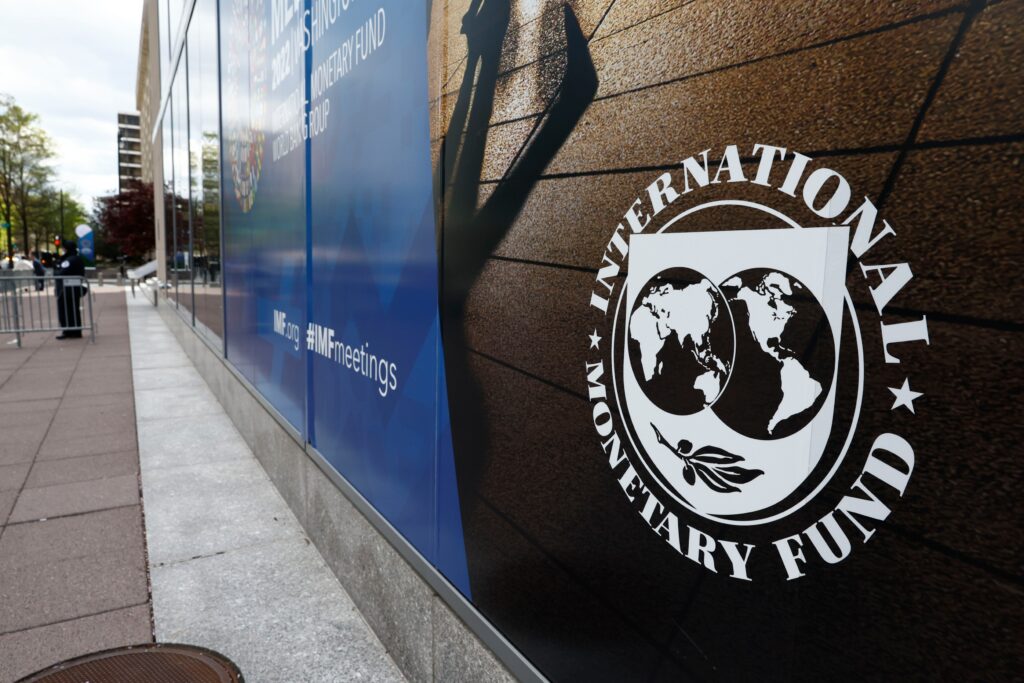 Experţii FMI au apreciat măsurile economice ale Guvernului şi recomandă continuarea reformelor pentru reducerea deficitului