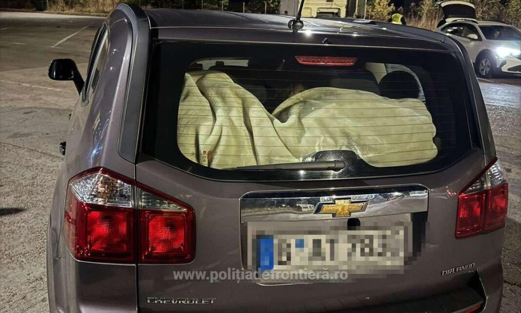 Bărbat arestat preventiv după ce a încercat să introducă ilegal în România șase migranți