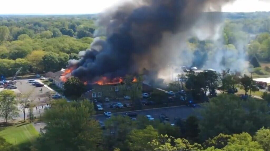 Patru morți într-un atac armat și incendiar la o biserică mormonă din Michigan