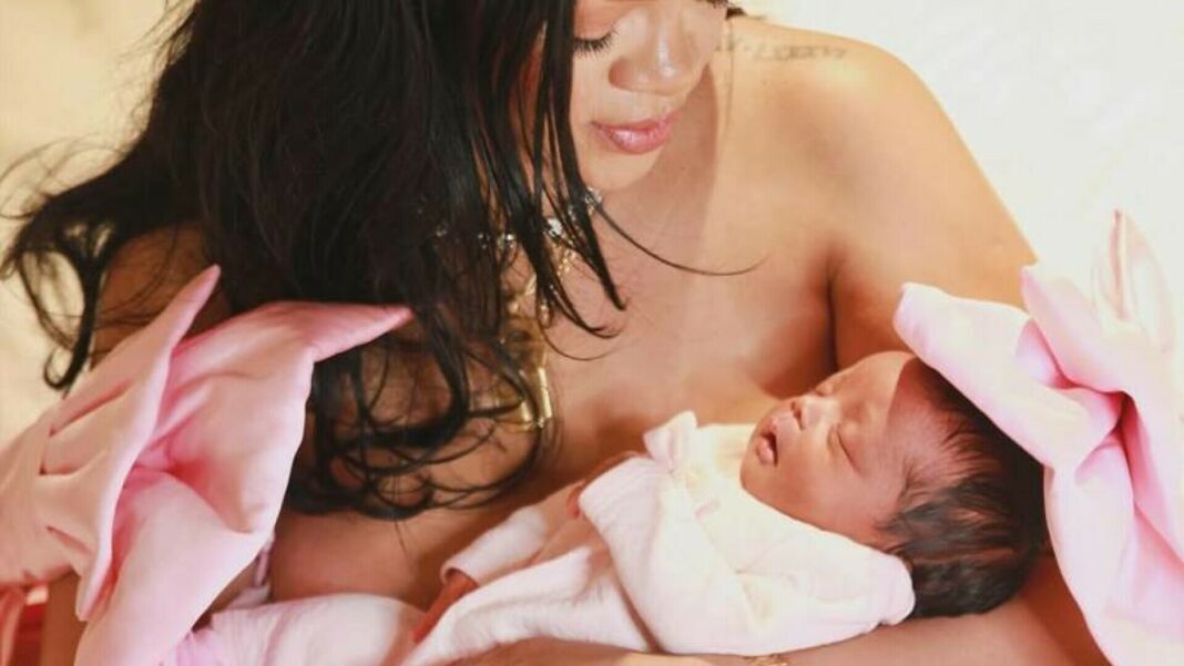 Rihanna a devenit mamă pentru a treia oară