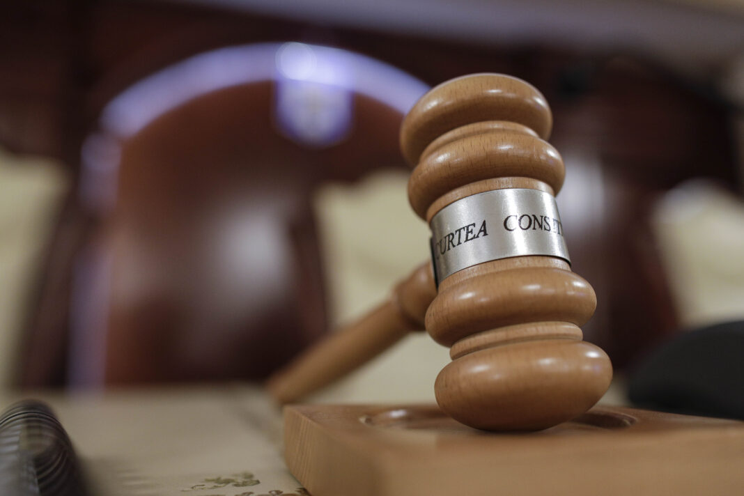 CCR dezbate nouă sesizări privind al doilea pachet de măsuri pentru reducerea deficitului