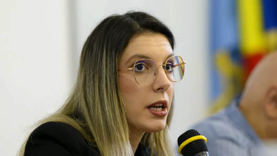 Ministrul Mediului: 13 directori Romsilva au reuşit, în ultimii doi ani, să cumuleze bonusuri de pensionare în valoare de un milion de euro Ministrul Mediului: 13 directori Romsilva au reuşit, în ultimii doi ani, să cumuleze bonusuri de pensionare în valoare de un milion de euro