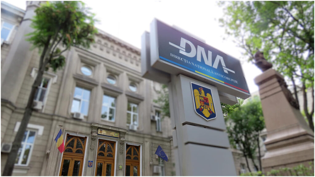 Primar acuzat că a încasat mită de 500.000 lei pentru un contract de drumuri