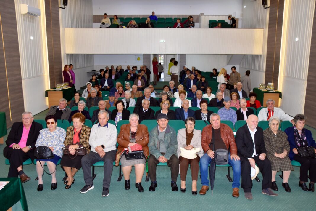Râmnicu Vâlcea a sărbătorit Ziua Mondială a Persoanelor Vârstnice prin „Nunta de Aur” și un program special pentru seniori