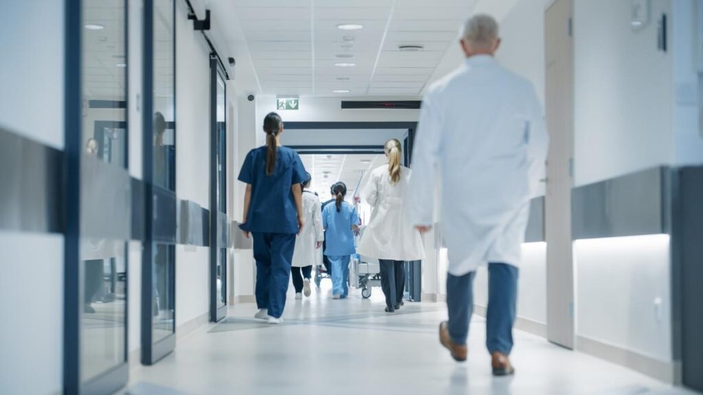 Ministrul Sănătății: Gărzile nu pot fi considerate vechime suplimentară. Gărzile făcute de medicii rezidenţi vor fi plătite
